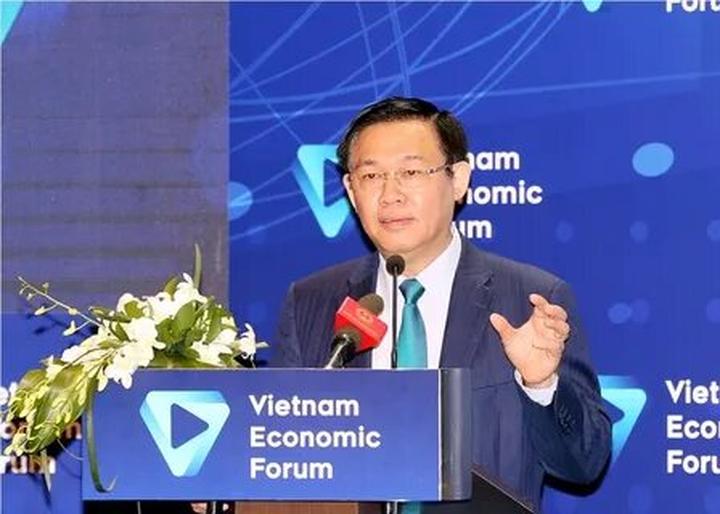 Hotspot Matrix: Biến 4 kiểu áo không thể thiếu thành cơ hội marketing đột phá