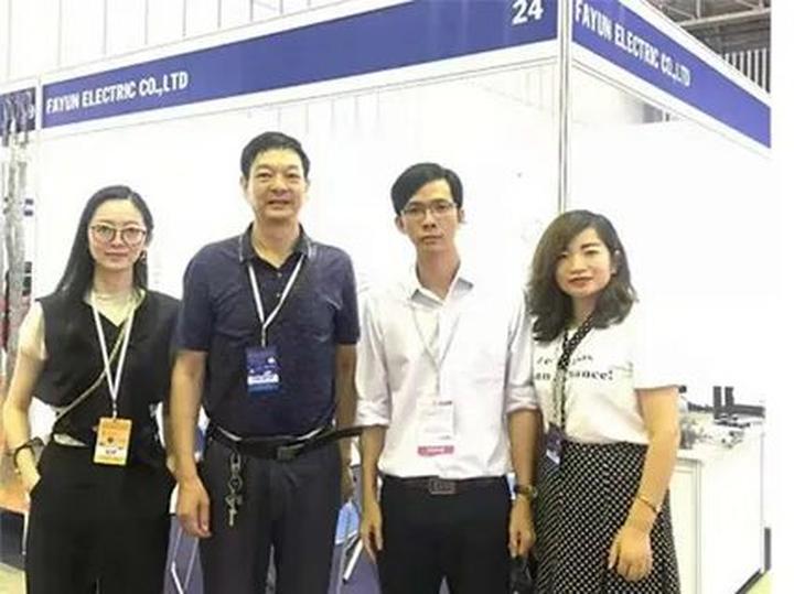 Mỹ Tâm: Họa mi tóc nâu và mối quan hệ với học trò